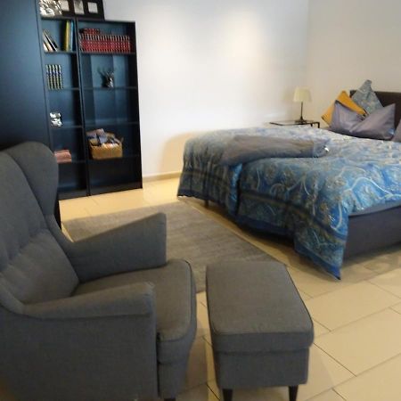 Schoene Ferienwohnung 2,5 Zimmer In Stadtnaehe Mit Eigenem Hofgarten 바링엔 외부 사진