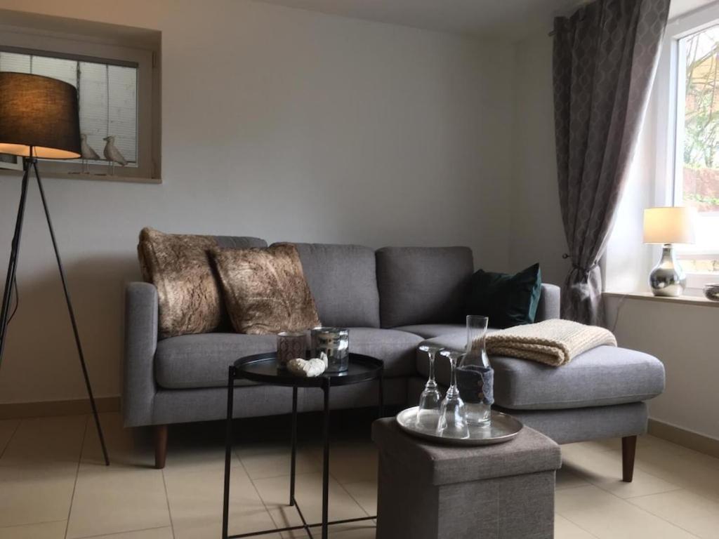 Schoene Ferienwohnung 2,5 Zimmer In Stadtnaehe Mit Eigenem Hofgarten 바링엔 외부 사진