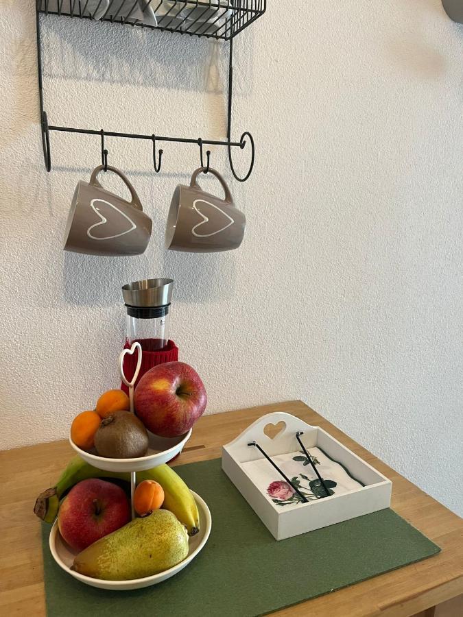 Schoene Ferienwohnung 2,5 Zimmer In Stadtnaehe Mit Eigenem Hofgarten 바링엔 외부 사진
