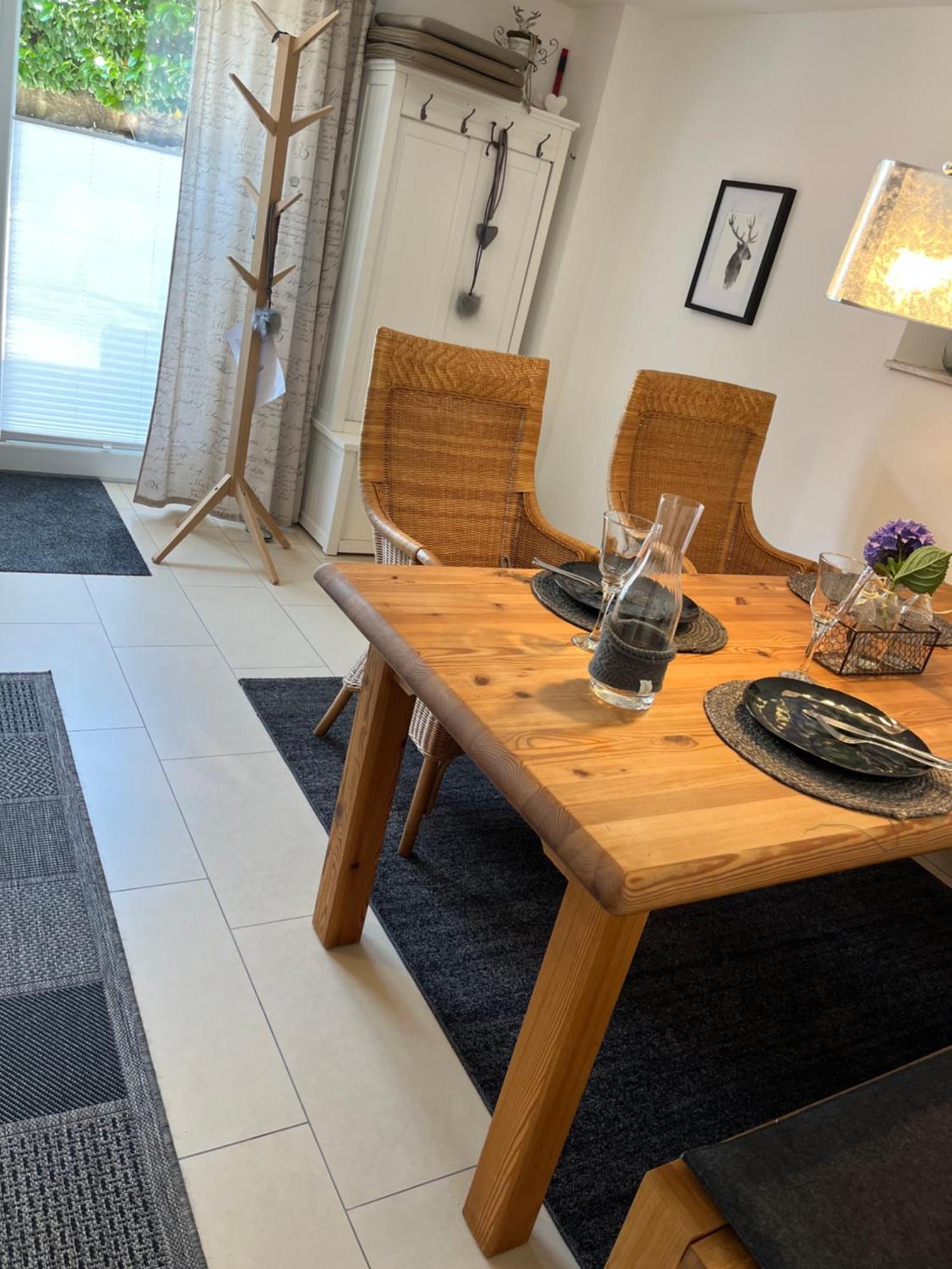 Schoene Ferienwohnung 2,5 Zimmer In Stadtnaehe Mit Eigenem Hofgarten 바링엔 외부 사진