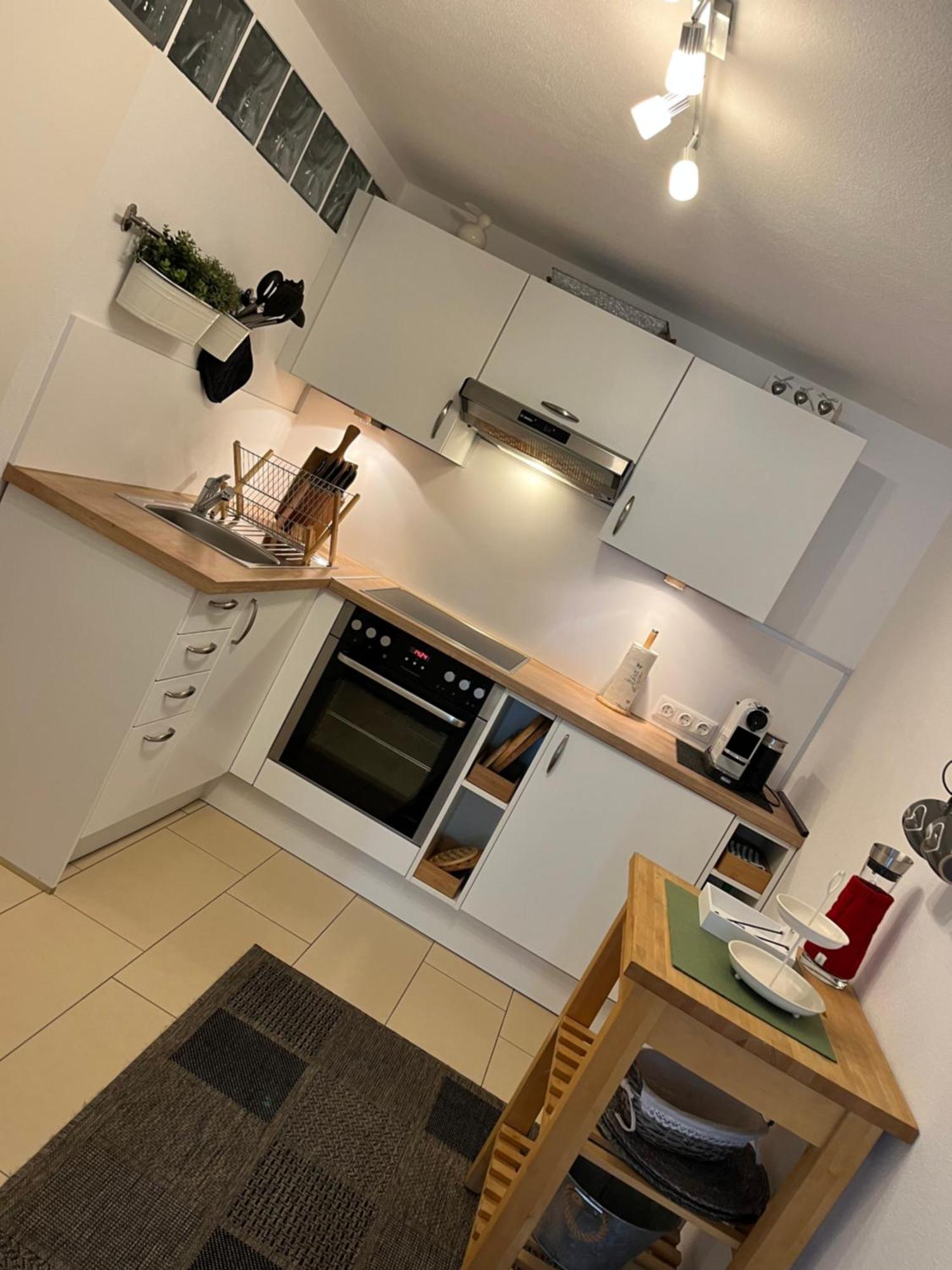 Schoene Ferienwohnung 2,5 Zimmer In Stadtnaehe Mit Eigenem Hofgarten 바링엔 외부 사진